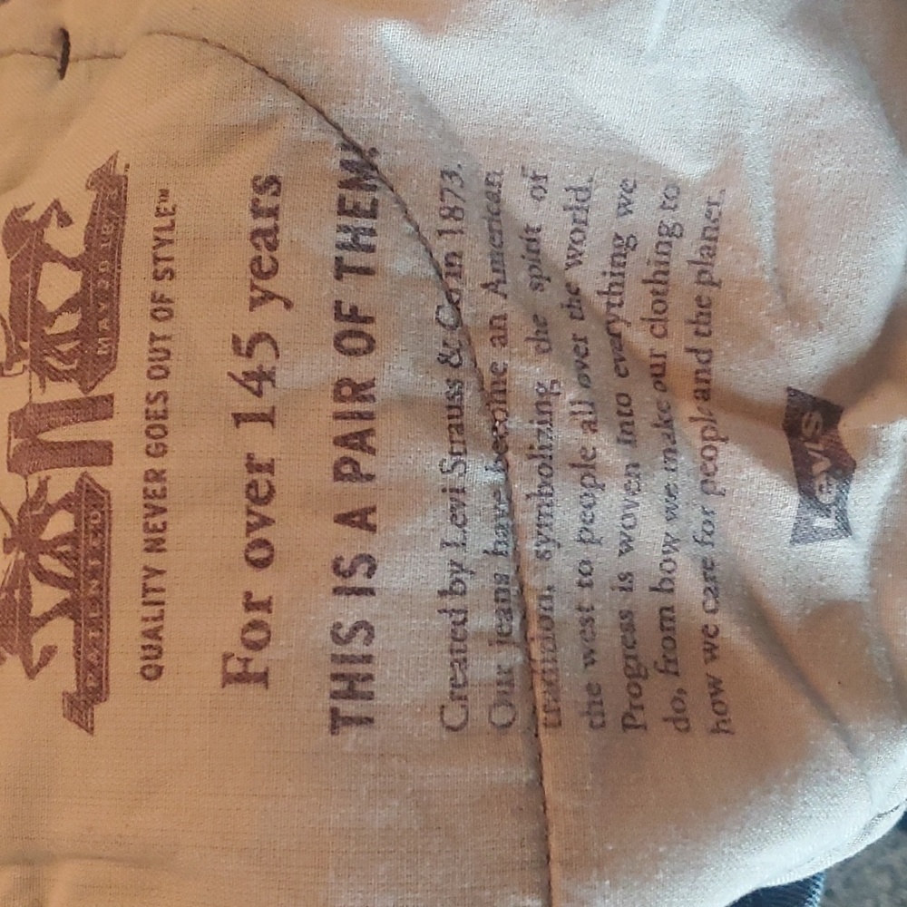 Levi's - Picture 3 of 3